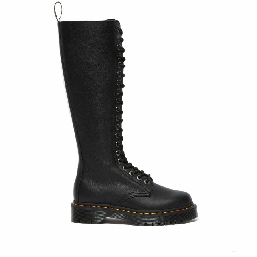 * Dr. Martens 1B60 Black Boots